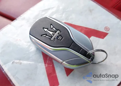 2017 Maserati Levante S z USA, uszkodzony, nr VIN ZN661YUS2HX222669